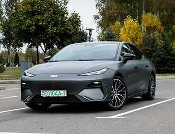 Успей купить Geely E8 со скидкой 20000 BYN и лизинг 0,00001 %