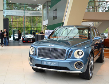 Серийный внедорожник Bentley получит новый облик